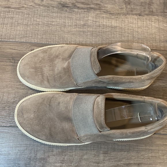 Vince tan suede slip on shoes size 9.5 - Picture 8 of 9